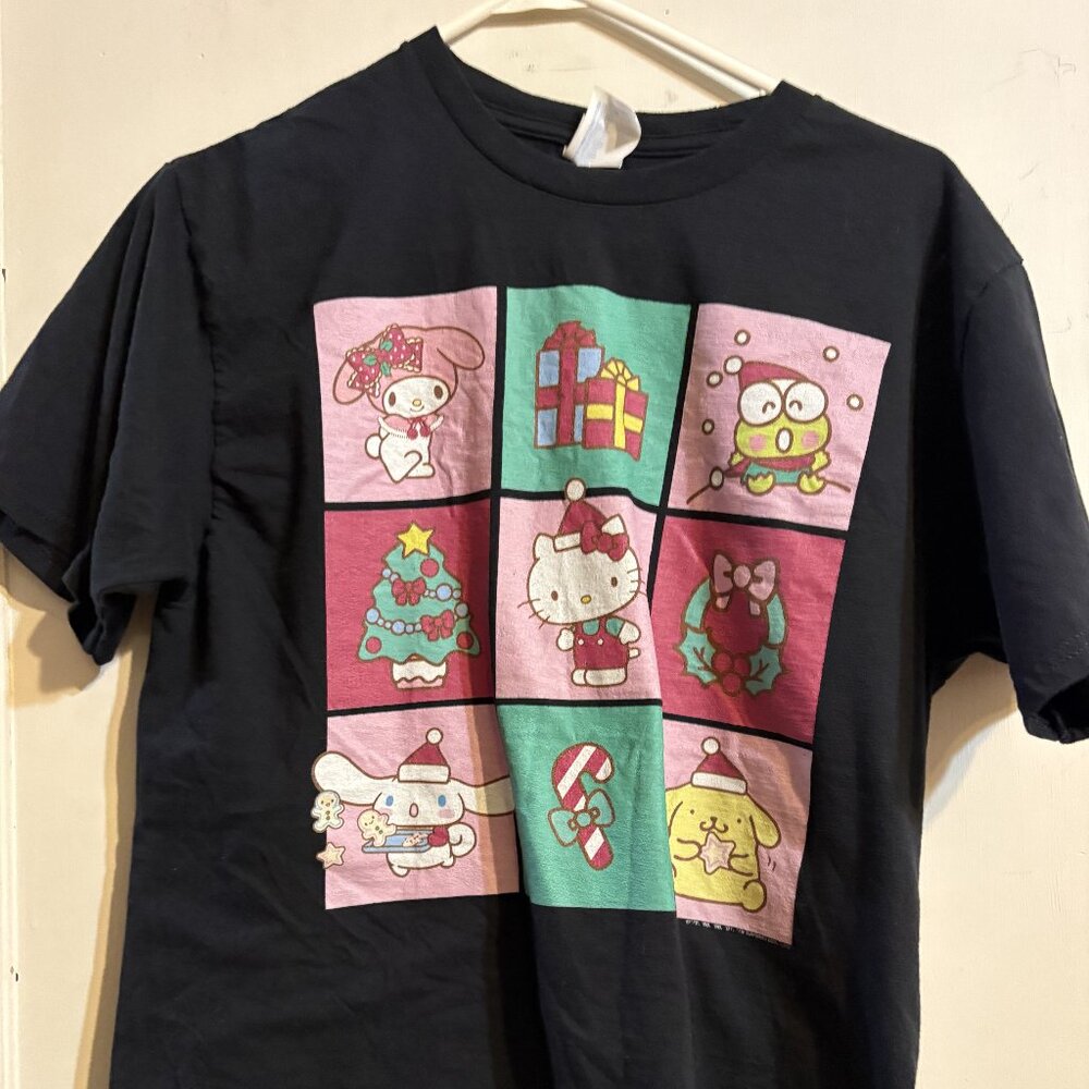 HELLO KITTY CHRISTMAS Size med. t-shirt Tee Top Holiday